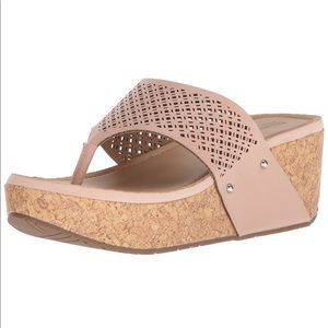 Kenneth Cole REACTION Fan-Tastic Platform Sandal